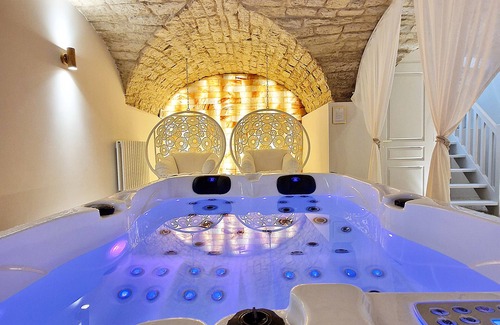 Dole Apartment | Exceptional suite with jacuzzi and private sauna