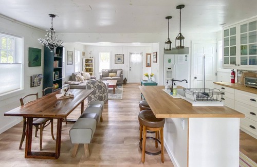 Wells House | Exceptionally clean and cute with 2 Queen Bedrooms