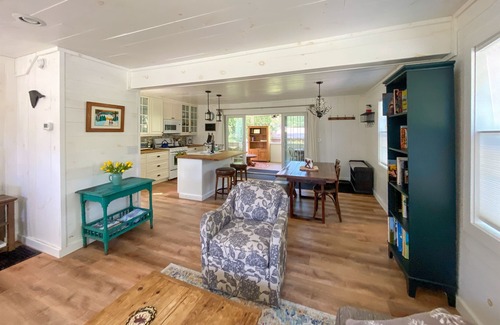 Wells House | Exceptionally clean and cute with 2 Queen Bedrooms