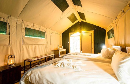 Thorny Bush Game Reserve Cabin | EXCITING UPDATE - BUNDOX SAFARI LODGE HAS MOVED