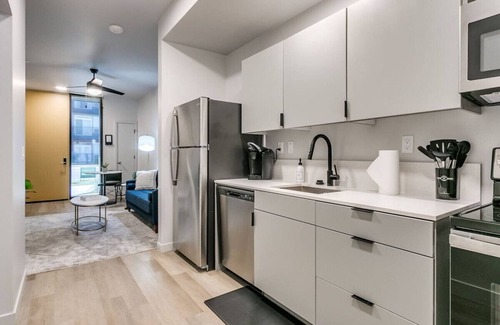 Midtown Apartment | Exclusive 1Bed New Luxury Apt