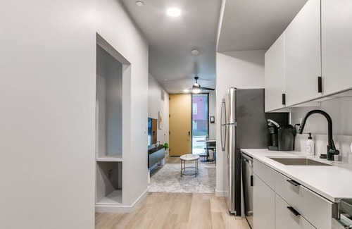 Midtown Apartment | Exclusive 1Bed New Luxury Apt