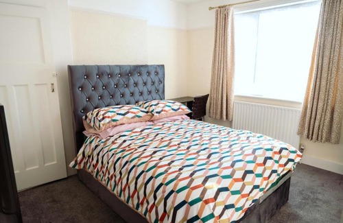 Loxford House | Exclusive 26 room