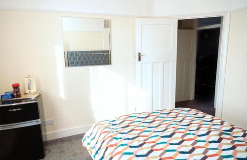 Loxford House | Exclusive 26 room