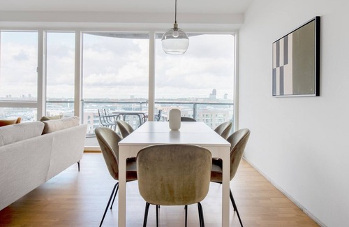 Sydhavnen Apartment | Exclusive 2BR in "Metropolis" architectural building, w/ city and harbour views