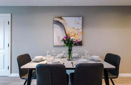 Holbeck Apartment | Exclusive 3 Bed Flat - Leeds City Centre