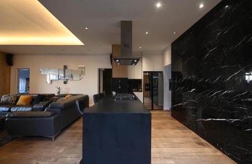 Cape Town City Centre Villa | Exclusive 3-Bedroom Luxury Villa Cape Town CBD