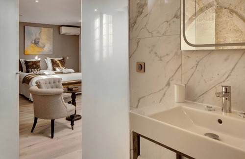 Avignon City Centre Hotel | Exclusive B&B Suites, Apartments, Spa & Fitness The Augustinian House an