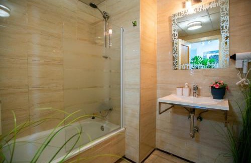 Carretera de Cadiz Apartment | Exclusive High-End Residence with FREE Parking - Malaga Center