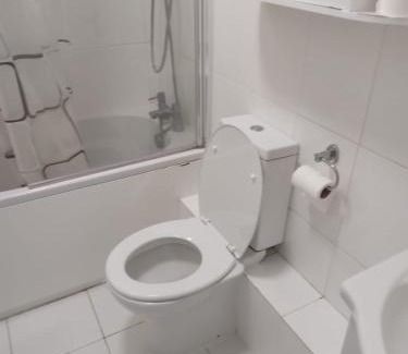 Woolwich Common House | Exclusive Luxurious Double Bedroom in a Beautiful Shared Flat Close to Transit & Grocery Stores