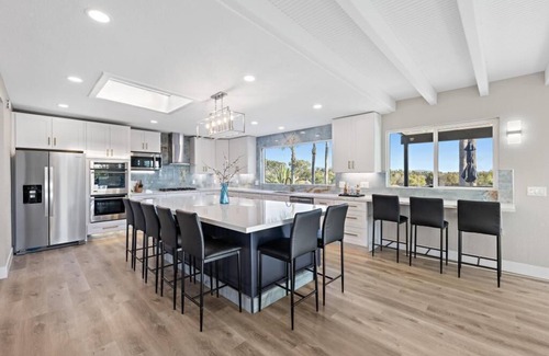 Vista House | EXCLUSIVE LUXURY 8 BEDROOM W/POOL & HOT TUB! AMAZING VIEWS! SLEEPS 24!