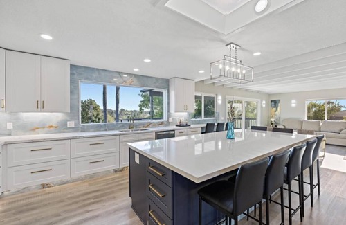 Vista House | EXCLUSIVE LUXURY 8 BEDROOM W/POOL & HOT TUB! AMAZING VIEWS! SLEEPS 24!
