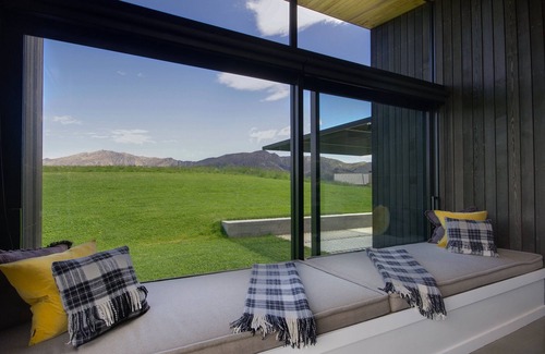 Arrow Junction House | Exclusive modern private retreat by MajorDomo - 3 bedroom home
