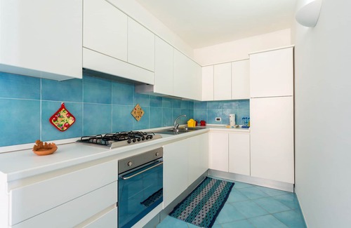 Castro Marina Apartment | Exclusive new apartment, 30 mt. Sea, herrl. Panoramic sea, Covered. gr. Terrace