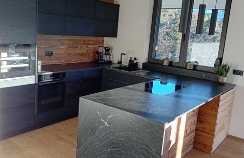 Tesimo Apartment | Exclusive panoramic apartment with fireplace! Centrally located between Merano and Bolzano.