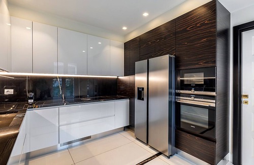 Prato Villa | Exclusive Prato Villa in Tuscany with Pool & Gym