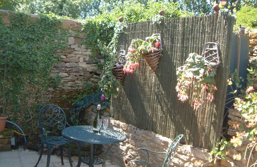 Hook Norton Cottage | Exclusive private outdoor Hot Tub for your use only.