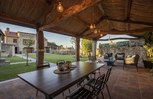 Meis Cottage | EXCLUSIVE RURAL HOUSE WITH POOL IN LAS RIAS BAIXAS