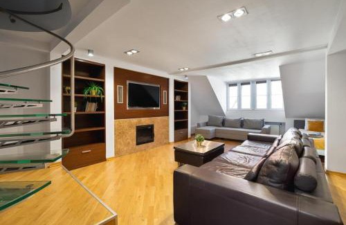 Old Town Apartment | Exclusive & Stylish 3-Level Apartment in Warsaw Old Town - 150 m