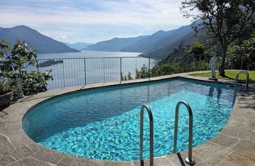 Ronco sopra Ascona House | Exclusive Villa Paradiso with Heated Pool, Sauna and Stunning Lake Views