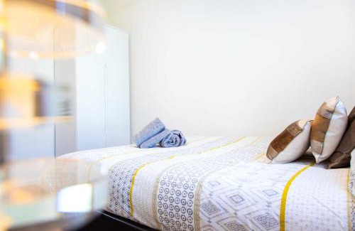 Warrington Apartment | Executive 2 Bed Apartment with Free Parking by Amazing Spaces Relocations Ltd