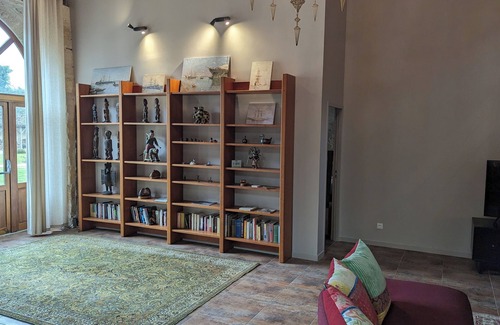 Soyaux House | Executive gîte, three ensuite bedrooms, sleeps 8, 330 m2, air-conditioned