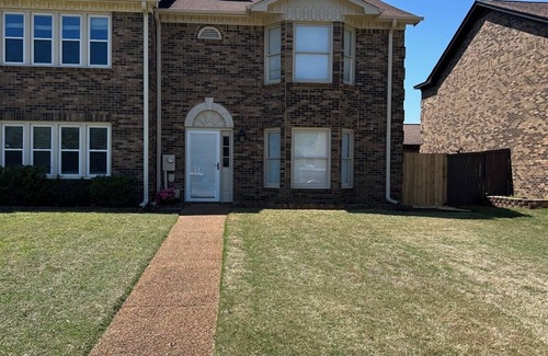 Madison House | Executive Home Away From Home!