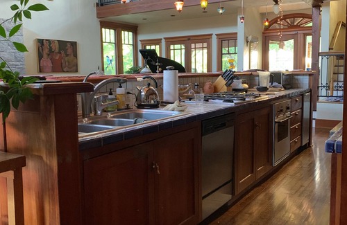 Amazon House | Executive home one block from the University. Two blocks from Hayward field.