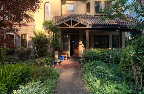 Amazon House | Executive home one block from the University. Two blocks from Hayward field.