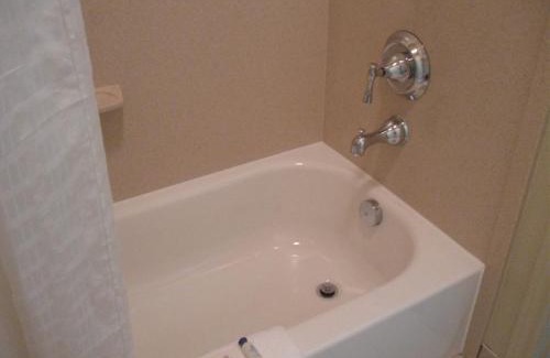 Joaquin Hotel | Executive Inn and Suites Joaquin