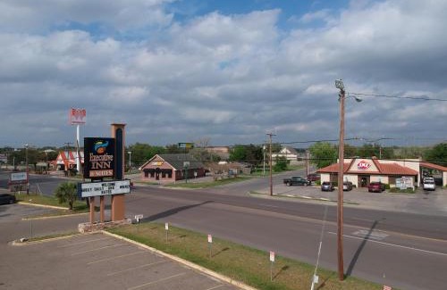 Beeville Hotel | Executive Inn Beeville US 181