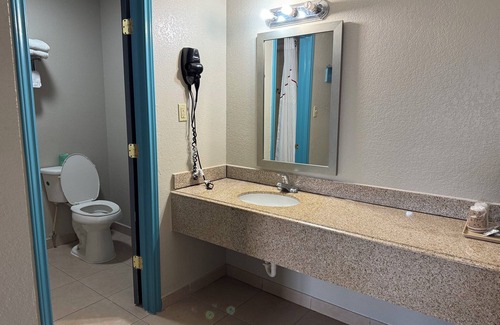 Crystal City Hotel | Executive Inn Crystal City