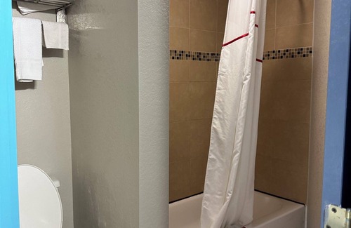 Crystal City Hotel | Executive Inn Crystal City