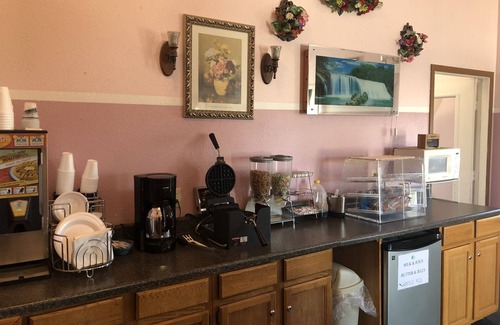 McPherson Hotel | Executive Inn
