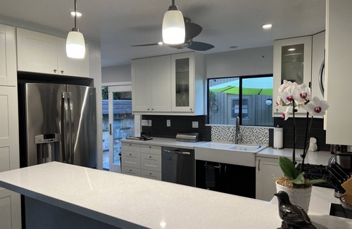 North Arroyo House | Executive Living Historic Old Town Pasadena Neighborhood 2 Car Garage 60 Day Min