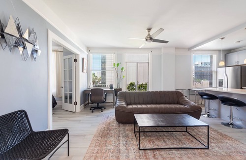 Alamitos Beach Condo | Executive-next to Convention Center + Free Parking