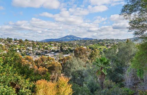 Mount Helix House | Executive Retreat by Cardo - Renovated, Spacious