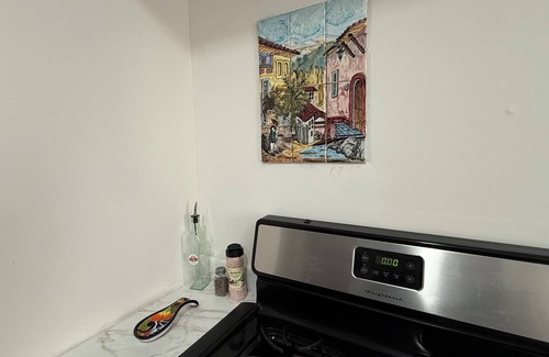 McManus Apartment | Executive Spanish Bungalow - Culver City