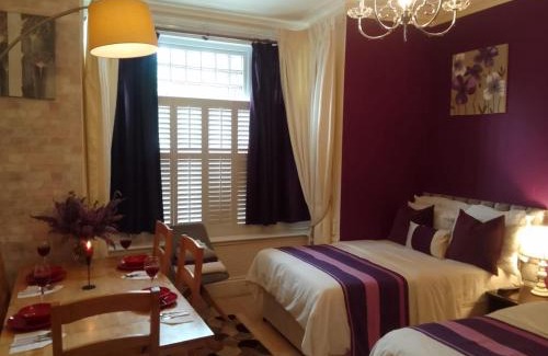 Edgbaston Apartment | Executive Suite at Ideal home & cottage, Inviting 2 Bedroom apartment, Sleep 6 Ideal for contractors, family & Groups