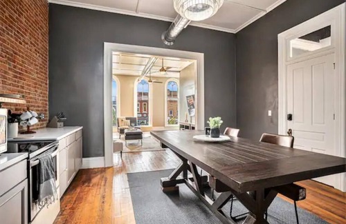 Marshall Apartment | Executive Suite