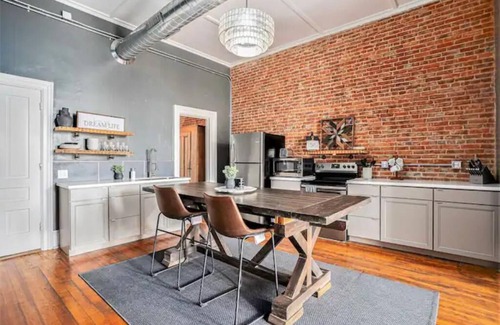 Marshall Apartment | Executive Suite