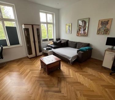 Giebichenstein Apartment | Exklusive Altbauwohnung mit Arbeitsplatz WE5
