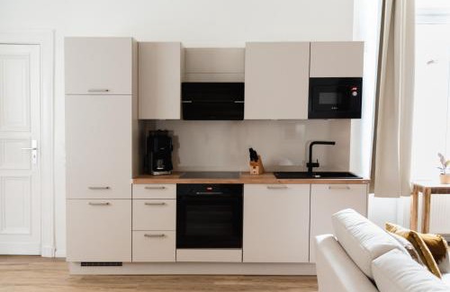 Mitte Apartment | Exklusive Luxus-Unterkunft in Berlin Mitte: 2 Apartments, 130m², Designer-Möbel, Co2 neutrale Reinigung