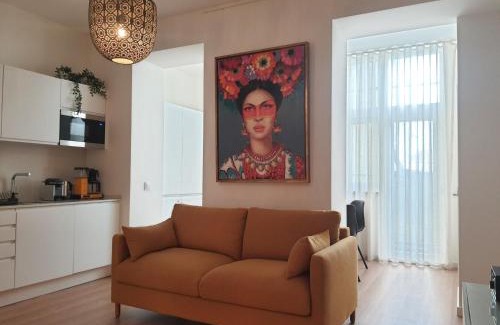 Linda-a-Velha Apartment | Exotic Fusion: Coffee & Radio