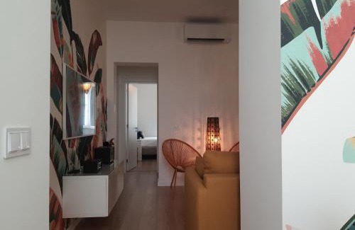 Linda-a-Velha Apartment | Exotic Fusion: Coffee & Radio