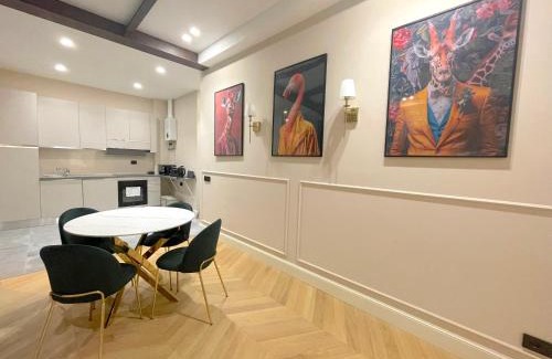 Borgo San Leonardo Apartment | Exotic Suite with Jacuzzi