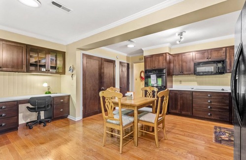 Gainesville House | Expansive Forest Ridge Retreat in Central GNV