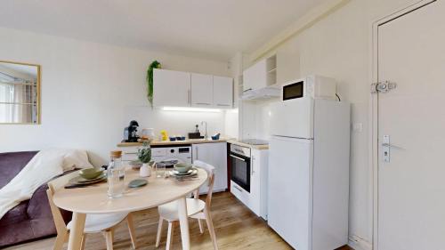 Casselardit Apartment | expat renting - Le Pastel - Netflix - Zenith