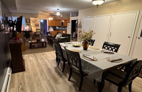 Union City Apartment | Expedient Stay Ground Floor - 2 Bedroom - 15 Mins to NYC