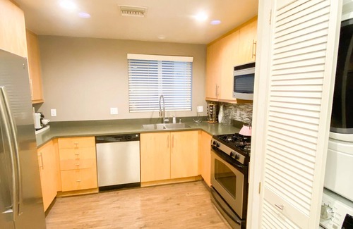 Marina del Rey Condo | Experience A Modern Townhome with Marina Views